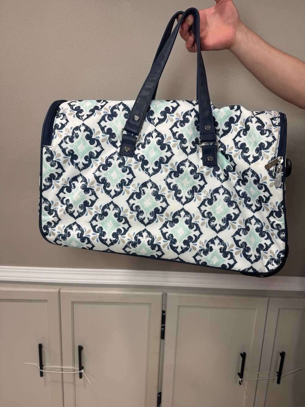 Thirty One Wheels Up Roller Bag Fab Flourish - Picture 2 of 9